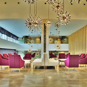 4* فندق The
